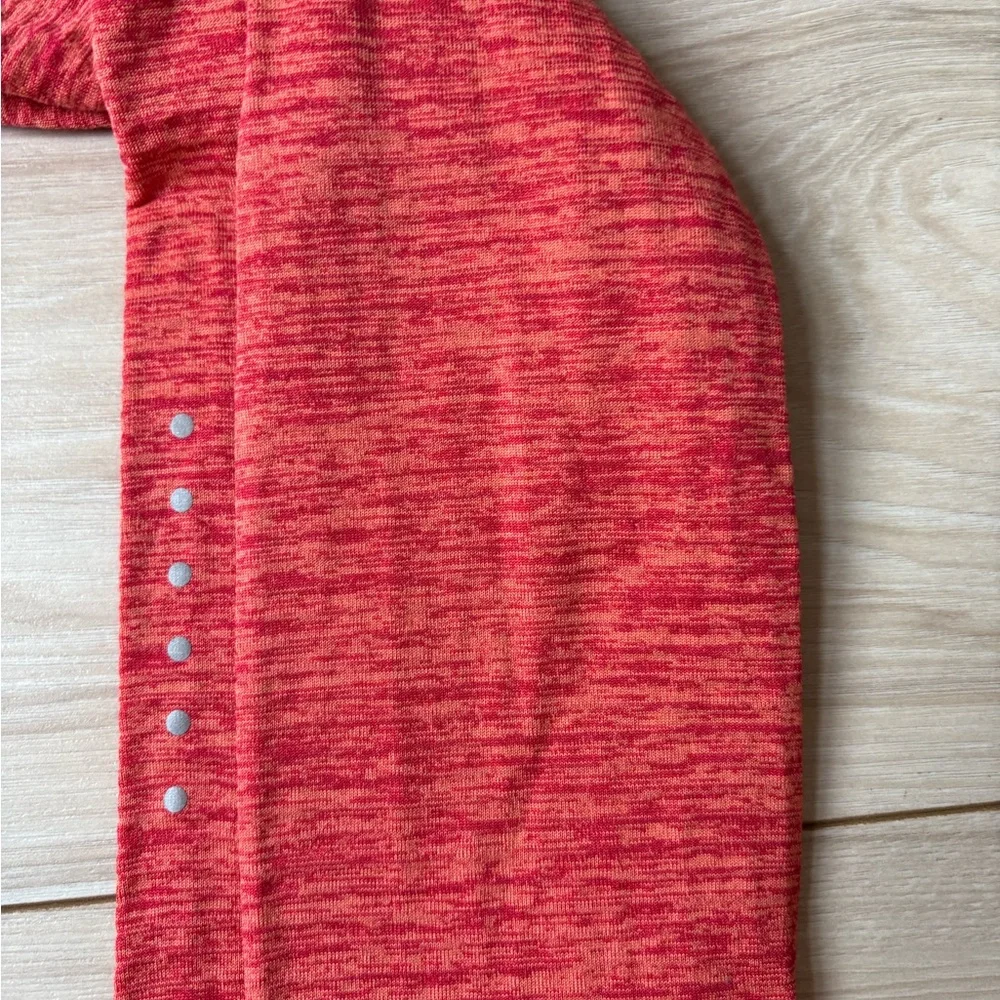 Nike Running Dri-FIT Long Sleeve Top M Coral Thumb Holes Reflective Zip Pocket - Picture 3 of 7